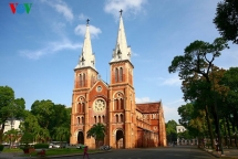 solemn and luxurious saigon notre dame cathedral