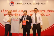 Spanish coach Bruno Garcia says goodbye to Vietnam futsal team