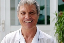 French doctor devoted to Vietnamese traditional medicine
