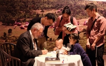 Hungarian professor captures Bru - Van Kieu people’s lives