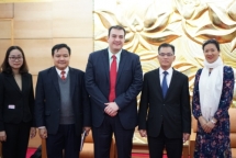 El Salvador interested in educational exchange with Vietnam