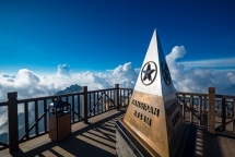 conde nast traveler names vietnam among 10 best countries