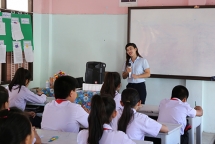Special Vietnamese class in Laos