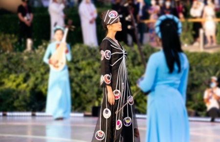 Вьетнамский показ мод «сияет» на World EXPO