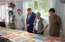 Оценка конкурса рисунка «Я рисую Вьетнам – я рисую Россию»