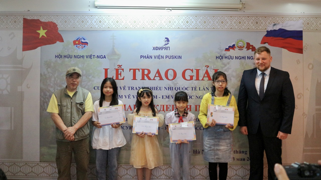 Trao giải Cuộc thi vẽ tranh quốc tế “Em vẽ Việt Nam - Em vẽ nước Nga” lần thứ 6 Trao giải Cuộc thi vẽ tranh quốc tế “Em vẽ Việt Nam - Em vẽ nước Nga” lần thứ 6