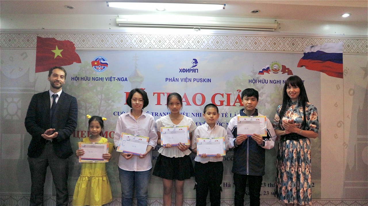 Trao giải Cuộc thi vẽ tranh quốc tế “Em vẽ Việt Nam - Em vẽ nước Nga” lần thứ 6 Trao giải Cuộc thi vẽ tranh quốc tế “Em vẽ Việt Nam - Em vẽ nước Nga” lần thứ 6
