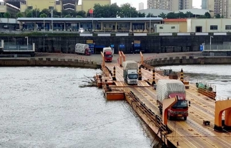 Куангнинь вновь открыл понтонный мост в Китай