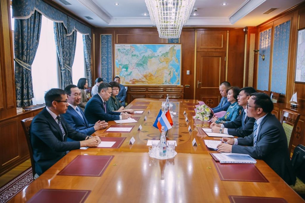 Việt Nam và Cộng hòa Yakutia (LB Nga) hợp tác phát triển trong lĩnh vực công nghiệp và du lịch Việt Nam và Cộng hòa Yakutia (LB Nga) hợp tác phát triển trong lĩnh vực công nghiệp và du lịch