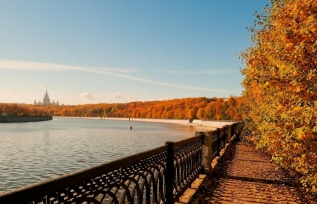 Топ-5 самых красивых мест для прогулок осенью в Москве