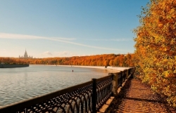 Топ-5 самых красивых мест для прогулок осенью в Москве