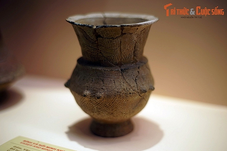 Редкая 2500-летняя керамика, произведённая жителями Центрального Вьетнама Редкая 2500-летняя керамика, произведённая жителями Центрального Вьетнама