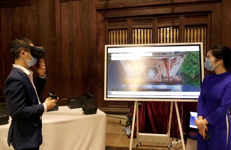 Посещение Храма литературы с помощью 3D-технологий