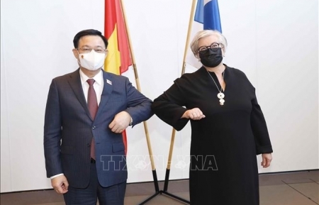 Председатель Национального собрания Выонг Динь Хюэ направил поздравительное письмо по случаю Дня независимости Финляндской Республики