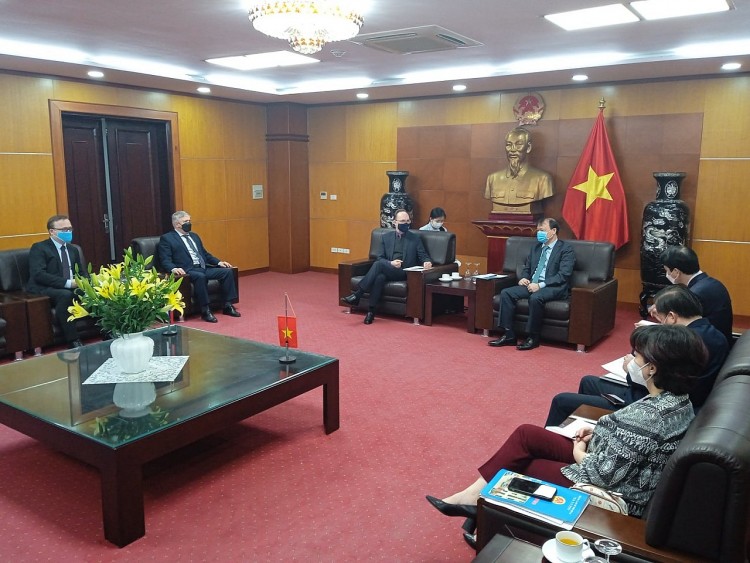Nga hỗ trợ Việt Nam sản xuất phương tiện vận tải có động cơ Nga hỗ trợ Việt Nam sản xuất phương tiện vận tải có động cơ