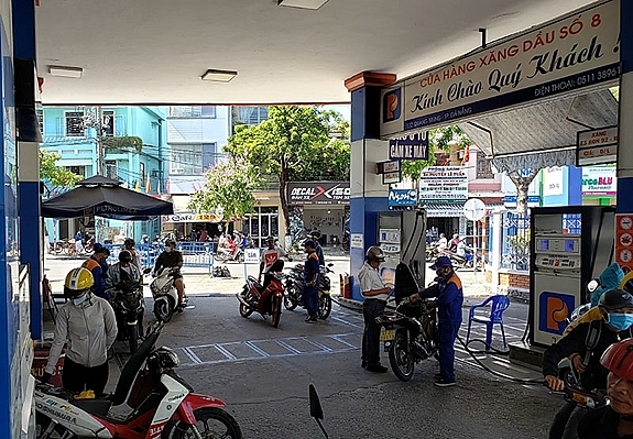 Vietnam's petroleum market flourishes and World oil prices increase vietnams petroleum market flourishes and world oil prices increase