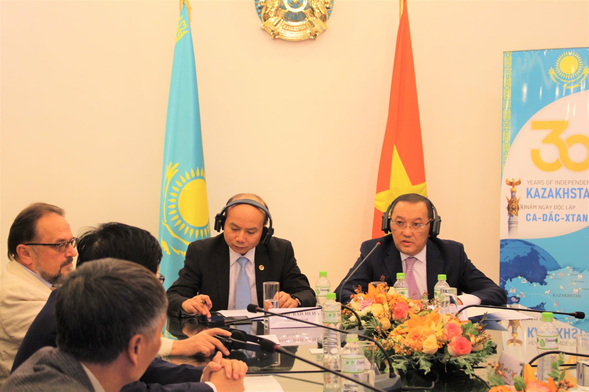 Đối ngoại nhân dân đóng vai trò quan trọng trong quan hệ Việt Nam – Kazakhstan Đối ngoại nhân dân đóng vai trò quan trọng trong quan hệ Việt Nam - Kazakhstan