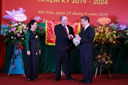 chan dung hoa hau tro thanh nu nghi si tre nhat belarus