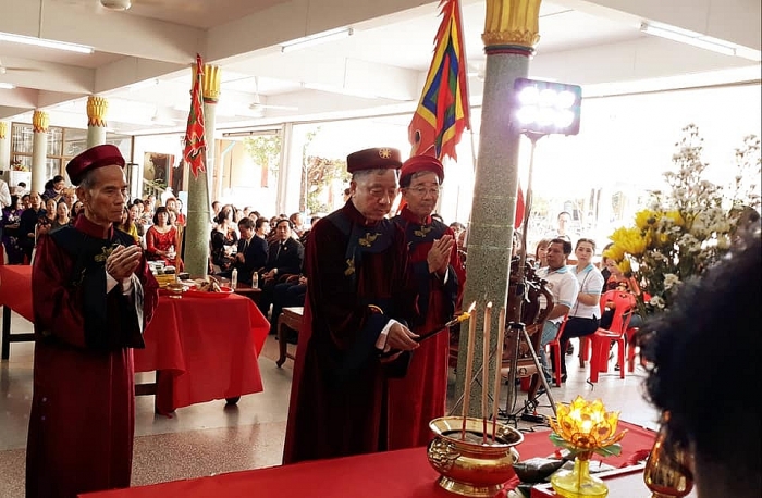 Giỗ Tổ Hùng Vương tại Lào, Thái Lan: Những khoảnh khắc thiêng liêng gio to hung vuong tai lao thai lan nhung khoanh khac thieng lieng