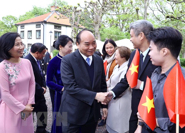 Thủ tướng thăm Đại sứ quán và cộng đồng người Việt tại Thụy Điển thu tuong tham dai su quan va cong dong nguoi viet tai thuy dien