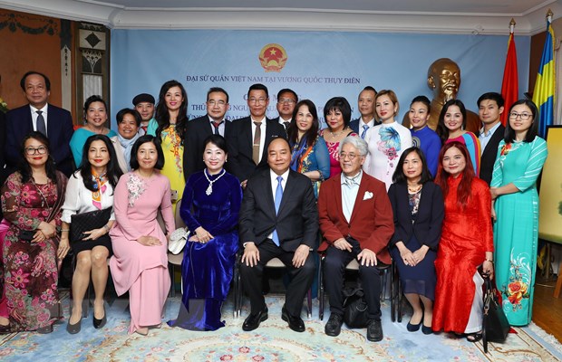 Thủ tướng thăm Đại sứ quán và cộng đồng người Việt tại Thụy Điển thu tuong tham dai su quan va cong dong nguoi viet tai thuy dien
