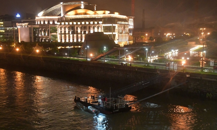 Đắm tàu sông Danube, 7 du khách Hàn Quốc thiệt mạng dam tau song danube 7 du khach han quoc thiet mang