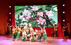 hoc vien ngoai giao trao bang tot nghiep cho 18 luu sinh vien lao