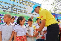 dai su quan trung quoc trao hoc bong cho 72 sinh vien cua viet nam