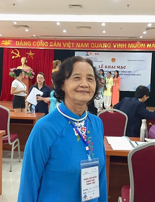 Dạy tiếng Việt cho kiều bào: Nghệ thuật gắn bó sâu nặng với dân tộc nguoi trong cuoc noi chuyen day tieng viet cho nguoi viet