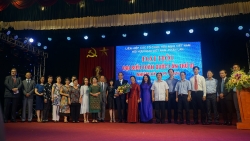 dai su ha lan doi non la viet nam nhan huan chuong huu nghi