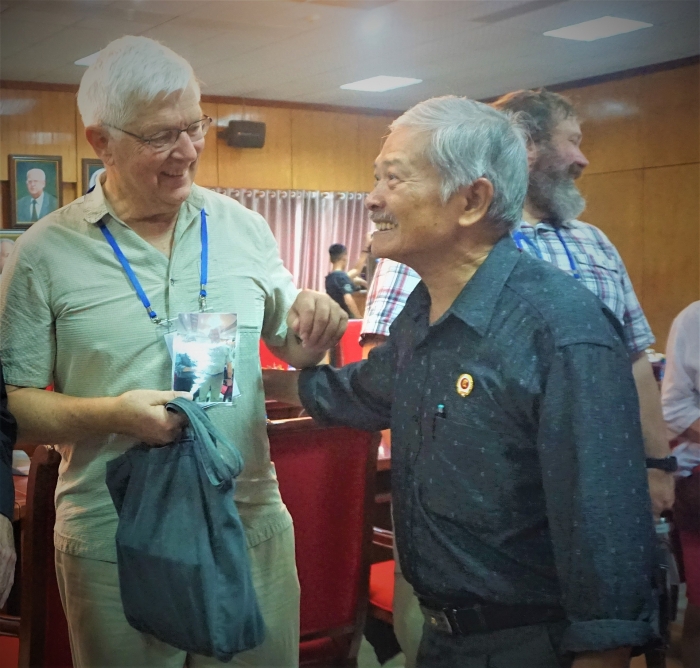 cuu binh paul cox nguoi my khong tram lang
