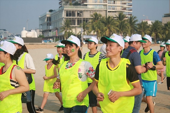 300 nguoi chay marathon mang thong diep chong xam hai tinh duc tre em