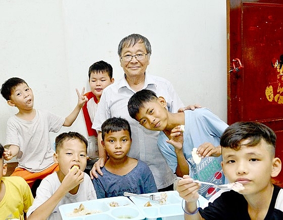 Kiều bào Việt tại Pháp: Những người xây "mái ấm" cho quê hương kieu bao viet tai phap nhung nguoi xay mai am o que huong