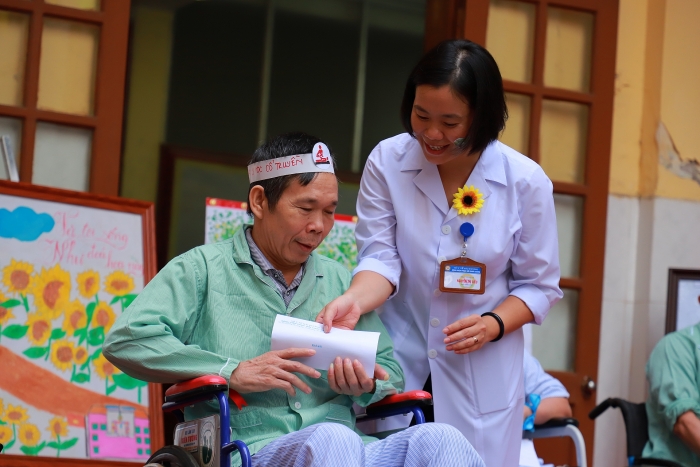 MCNV và USAIDS hỗ trợ hoạt động trị liệu tại Việt Nam ngay hoat dong tri lieu 2019 nang cao nhan thuc se chia yeu thuong