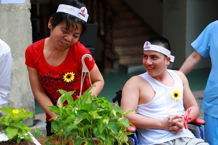 MCNV và USAIDS hỗ trợ hoạt động trị liệu tại Việt Nam ngay hoat dong tri lieu 2019 nang cao nhan thuc se chia yeu thuong