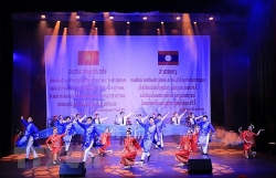 viet lao trong trai tim nhau