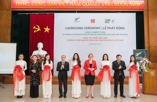 Phát động cuộc thi thiết kế logo kỉ niệm 45 năm quan hệ Việt Nam - New Zealand phat dong cuoc thi thiet ke logo ki niem 45 nam quan he viet nam new zealand
