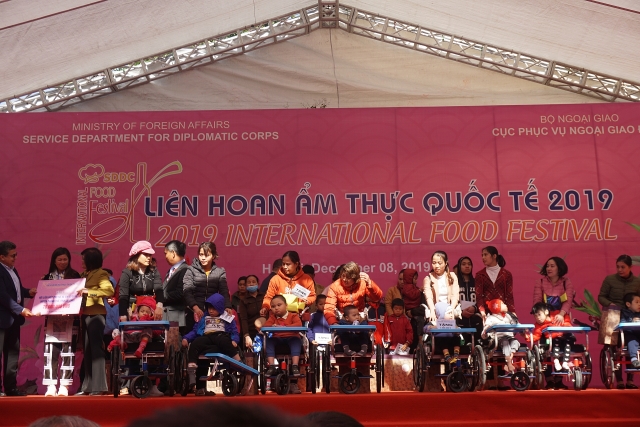 Liên hoan Ẩm thực quốc tế 2019: Bạn bè năm châu nối nhịp cầu nhân ái lien hoan am thuc quoc te 2019 ban be nam chau noi nhip cau nhan ai