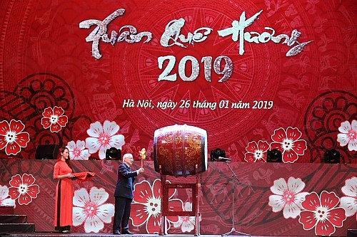 Xuân quê hương 2020 đón kiều bào về quê ăn Tết xuan que huong 2020 don kieu bao ve que an tet