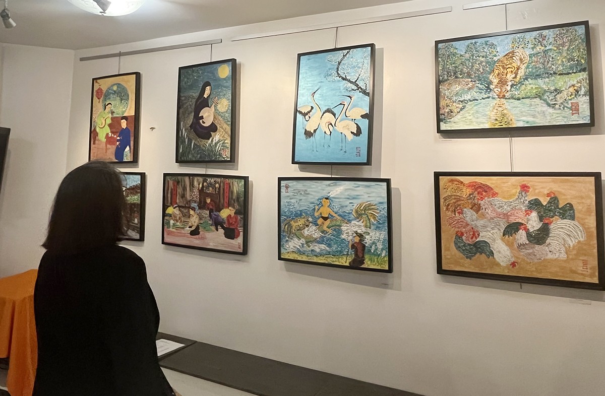 Tranh và điêu khắc về đất nước của một họa sĩ Việt kiều tại Pháp Tranh và điêu khắc về đất nước của một họa sĩ Việt kiều tại Pháp