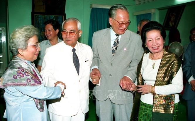 nguyen chu tich nuoc le duc anh va dau an doi ngoai