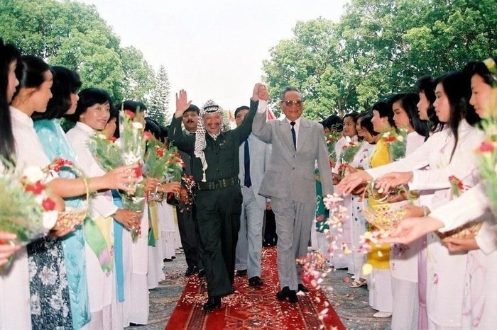 nguyen chu tich nuoc le duc anh va dau an doi ngoai
