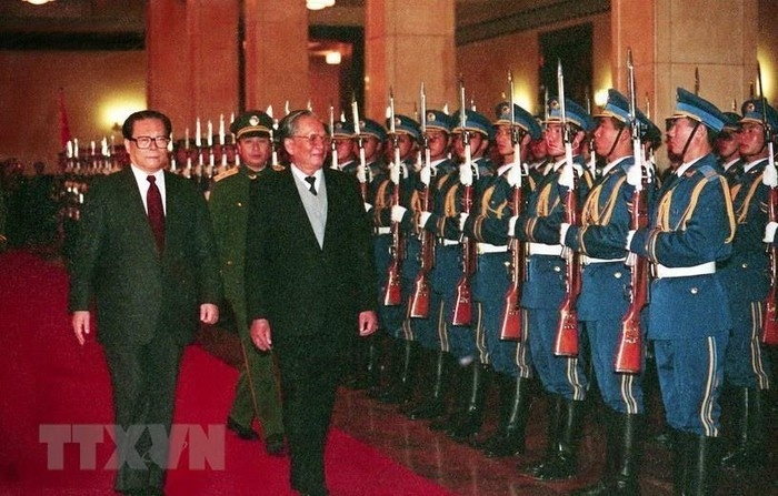 nguyen chu tich nuoc le duc anh va dau an doi ngoai