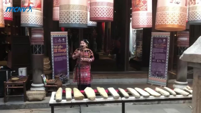 Sản phẩm Làng nghề Dệt Thổ cẩm Xí Thoại, xã Xuân Lãnh, huyện Đồng Xuân, tỉnh Phú Yên.