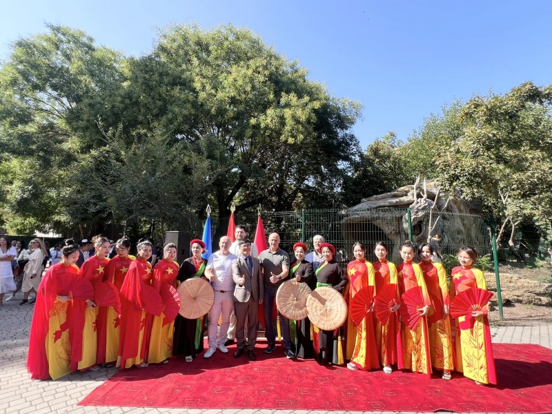 Lễ khánh thành “Góc Việt Nam” tại Sở thú Odesa (Ukraine)