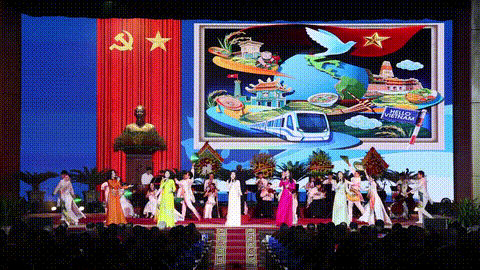 Chương trình văn nghệ chào mừng Đại hội.