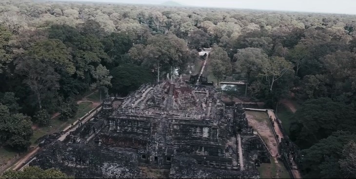 ព្រះរាជាណាចក្រកម្ពុជា - ទឹកដីនៃប្រាសាទដ៏អស្ចារ្យ