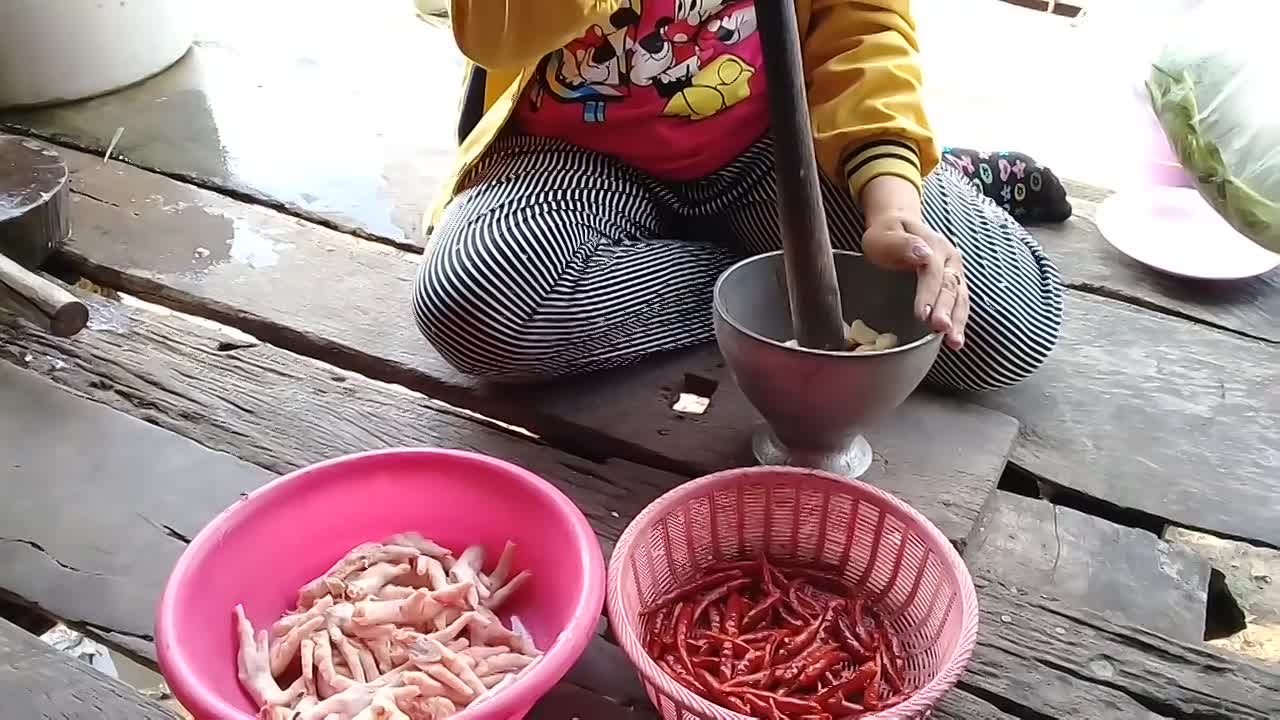 ເຂົ້າປຸ້ນລາວ ເມນູເດັດຂອງຄົນລາວ