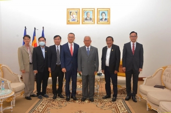 ប្រធានក្រុមប្រឹក្សាធម្មនុញ្ញ អនុញ្ញាតឱ្យទូតវៀតណាម ចូលសម្តែងការគួរសម និងជម្រាបលា