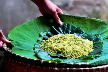 អំបុក - ម្ហូបដ៏វិសេសវិសាលមួយរបស់ទីក្រុងហាណូយ